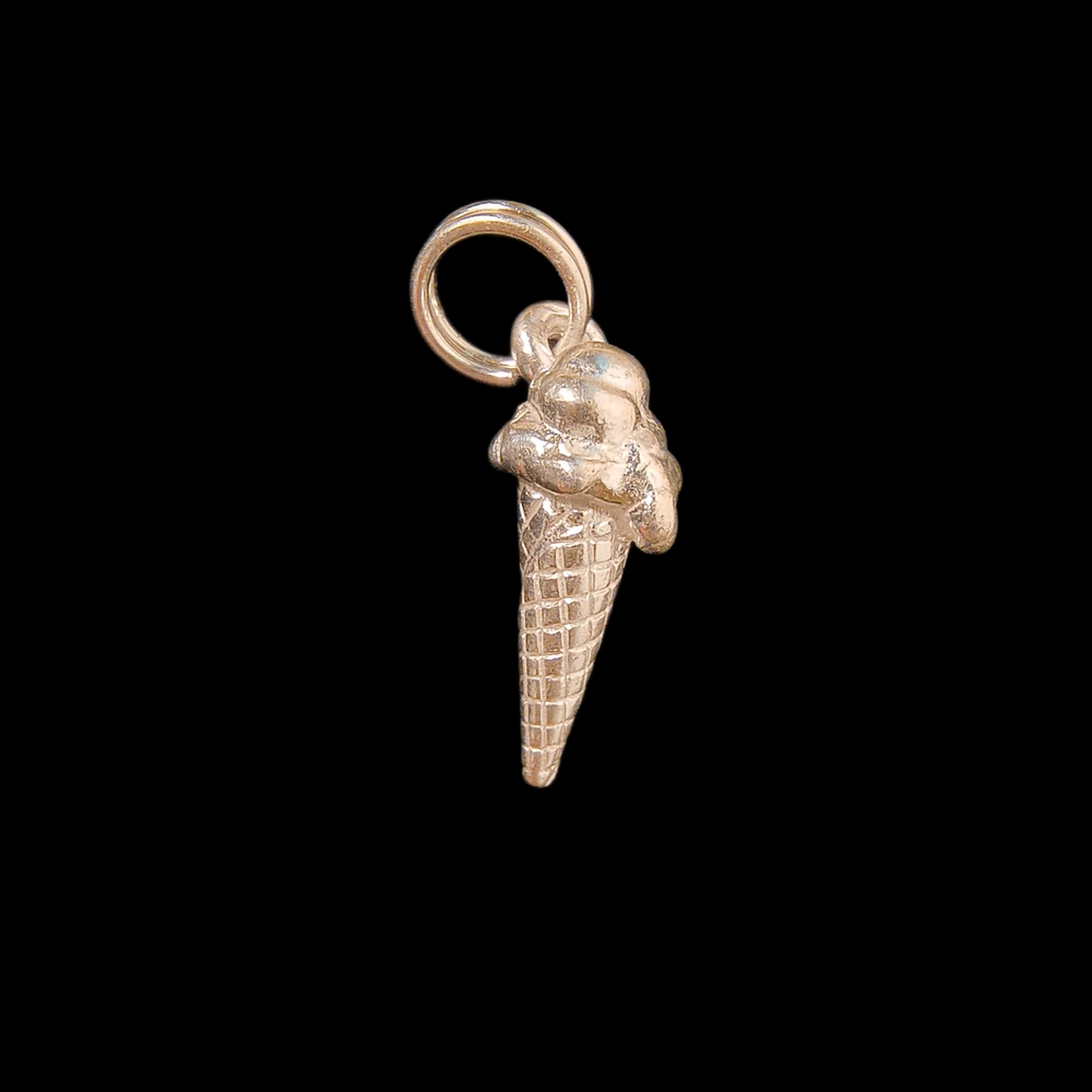 🍦Vtg. Adorable Sterling Silver Ice Cream Cone Charm - Picture 2 of 4